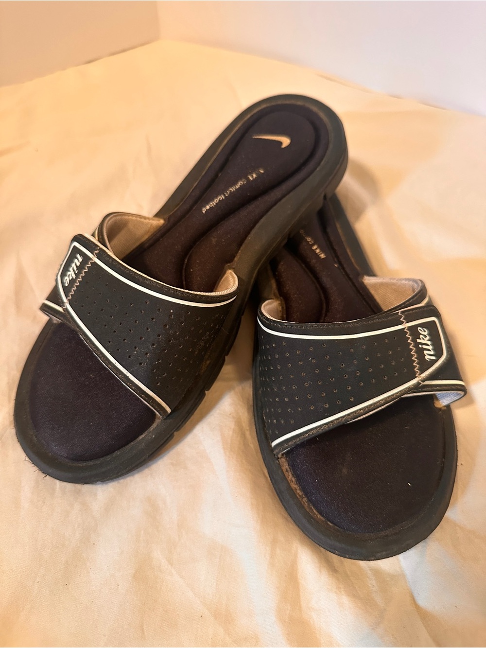 Nike Women's Black Slide Sandals with White Trim